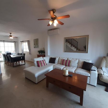 3 Bedroom Home With Amazing Views & Outdoor Spaces มานิลบา ภายนอก รูปภาพ