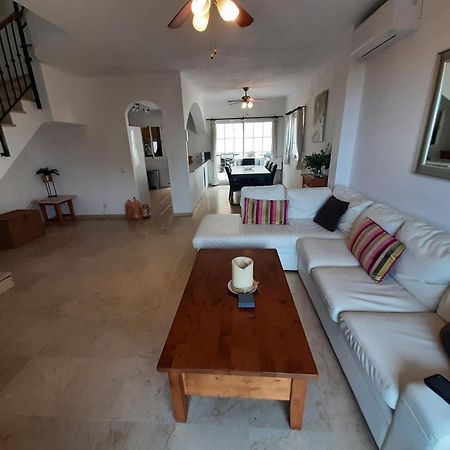 3 Bedroom Home With Amazing Views & Outdoor Spaces มานิลบา ภายนอก รูปภาพ