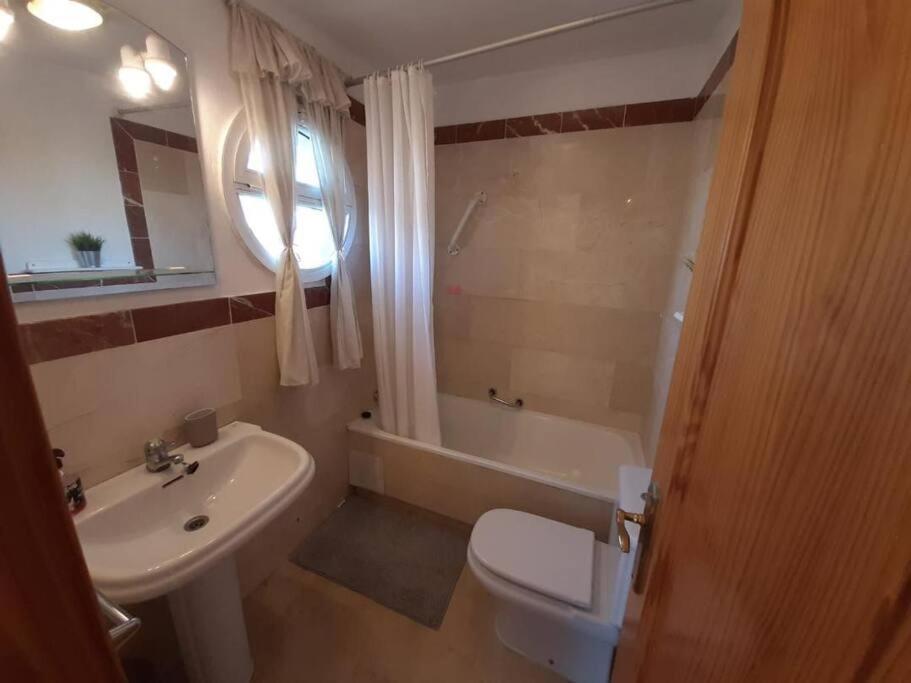 3 Bedroom Home With Amazing Views & Outdoor Spaces มานิลบา ภายนอก รูปภาพ
