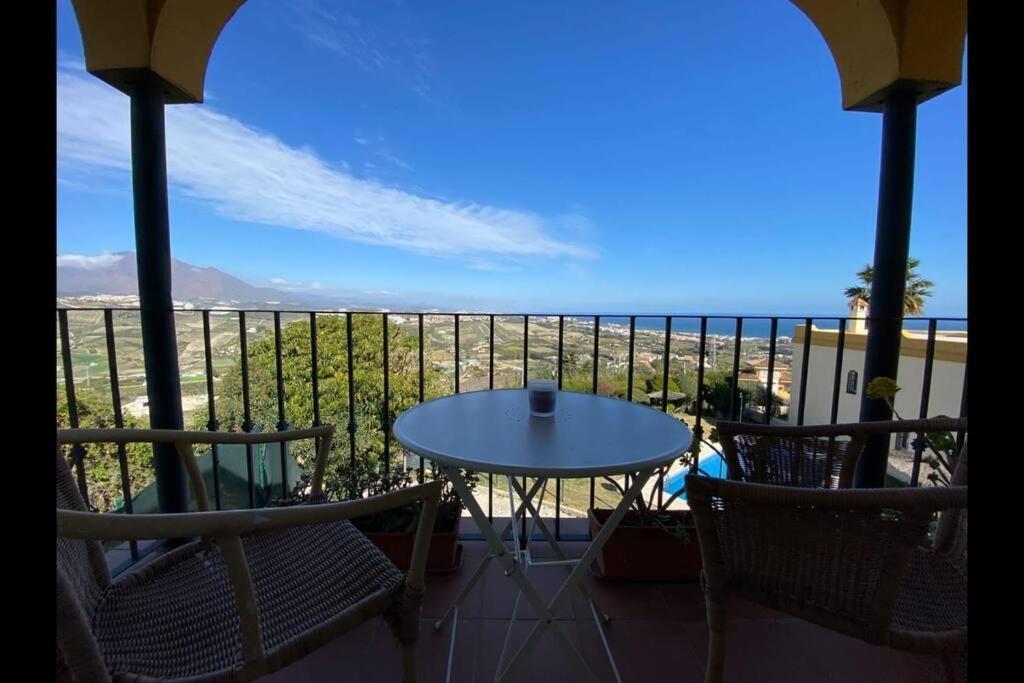 3 Bedroom Home With Amazing Views & Outdoor Spaces มานิลบา ภายนอก รูปภาพ