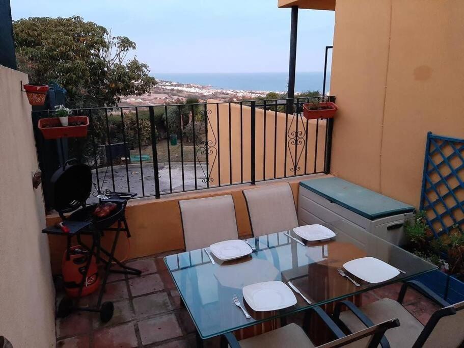 3 Bedroom Home With Amazing Views & Outdoor Spaces มานิลบา ภายนอก รูปภาพ